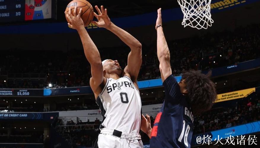 国王马刺达成交易:次轮签+现金换取场均7分侧翼 国王马刺达成交易:次轮签+现金换取场均7分侧翼